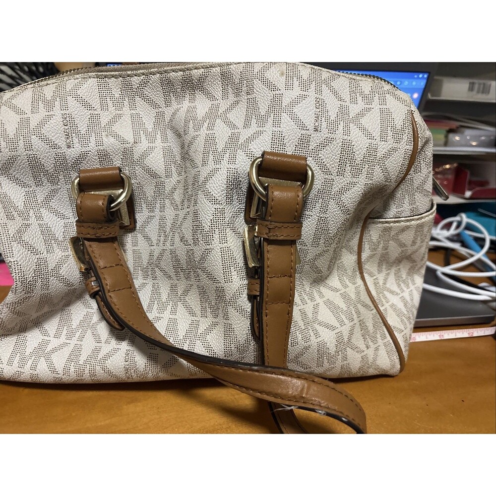 Michael Kors Kirby Purse With Dust Bag - Picture 8 of 9